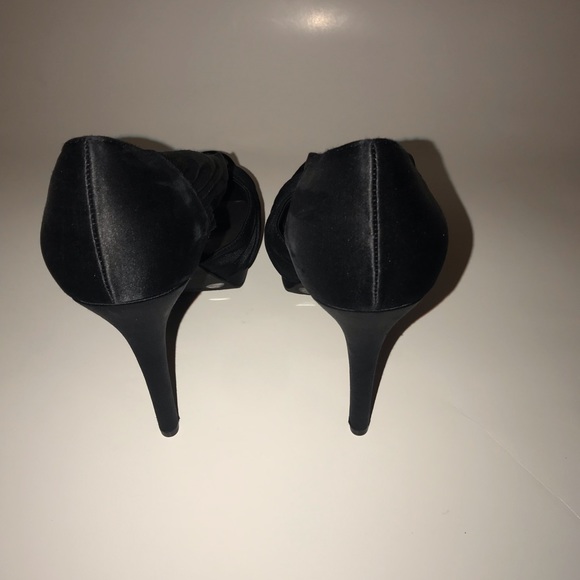 Jessica Simpson platform heel with satin straps - Picture 3 of 5